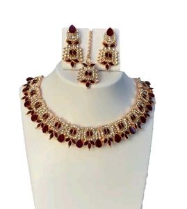 Elegant Necklace Set