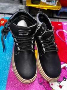 Stylish Black Casual Boots