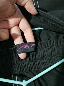 CLASSY AND MINIMAL Black Cotton Casual Pant