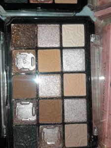 Discovery Eyeshadow Palette