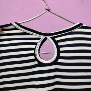 Bow Sleeves Top 🤩 Make Offers