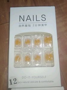 DIY Floral Press-On Nails
