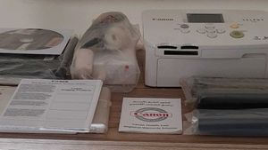 Canon Selphy CP760 Photo Printer