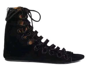 Black High-Top Lacs Up Flat