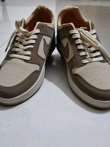 Jordan Low Top Sneakers