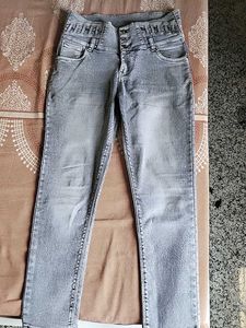 Beautiful &amp;Stylish Grey Denim jeans 🩶