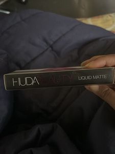 Selling AUTHENTIC HUDA BEAUTY lippi