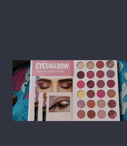 A Makeup Book For Women 🌹💄💄