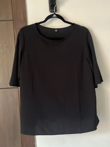 Uniqlo Elegant Black Blouse