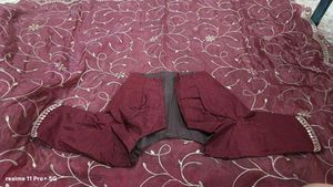 Elegant gold crush saree