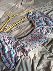 Zara Puffed Sleeve Top