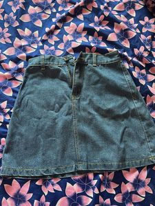 Pretty Small Skirt With A Half sleeve Cute Top