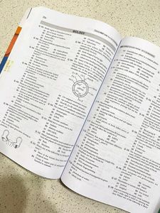 OSWAAL BOOKS NEET (UG) 17 YEAR-WISE SOLVED PAPERS