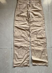 Berskha Cargo Pants