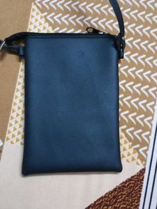 woman sling bag