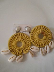 Insta Yellow Seashell Earrings💛💛💛💛