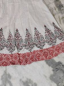 Elegant White &amp; Red Printed Kurta