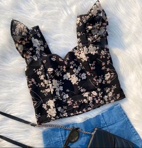 BLACK FLORAL PRINTED CROP TOP