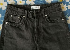 Zara Blownish Black Straight Legged Jeans Waist Si