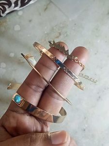 Set Of 4 Braces
