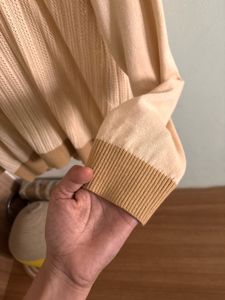 Levis Women Beige Color Self Design Sweatshirt