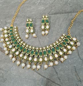 KUNDAN JAIPURI JEWELRY SET
