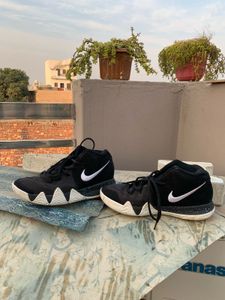 *Final Sale* Nike Kyrie 4 Sport Shoes