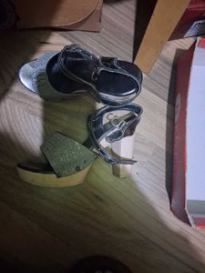 Elegant Women&#39;s Heels