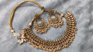 Elegant Kundan Necklace Set