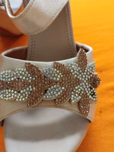 Elegant Nude Rhinestone Platform 👠
