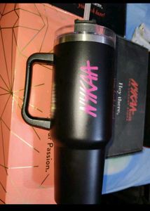 NYKAA Black Tumbler with Handle & Straw