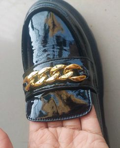 Shoetopia Chunky Chain Loafers