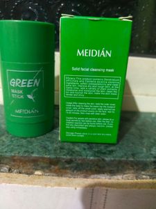 Green Colour Mask For Brightness Of Facemedi