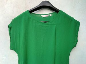 New With Tag Korean Green Trendy Top