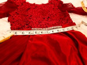 RED   ELAGENT GOWN