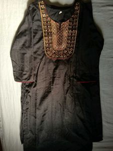 Black Suit With Maroon Duppatta