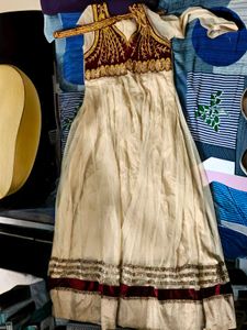 I Am Selling My Anarkali Suit