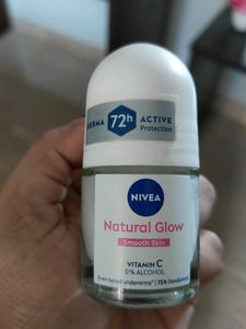 NIVEA Natural Glow Deodorant