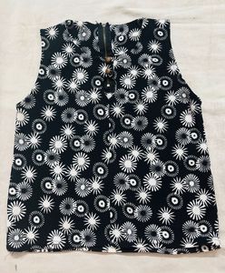 Floral Sleeveless Keyhole Top
