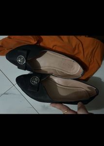 Black Pointed Toe Flats ✨