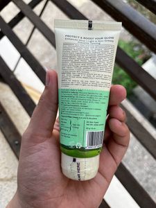 Pilgrim 2% Niacinamide Glow Sunscreen SPF 50 +++ f