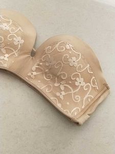 36 Strapless Nude Bra with Lace
