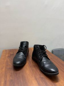 Black Leather Boots Roadster