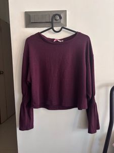 Bell sleeves top