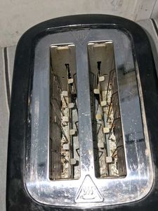 Black Two-Slice Toaster