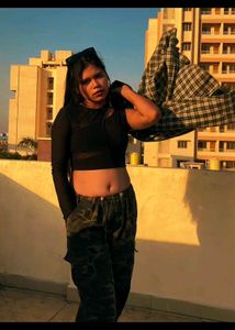 Asymmetric Cutout Crop Top🎃