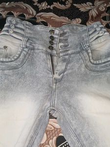 Stylish Light Wash Jeans