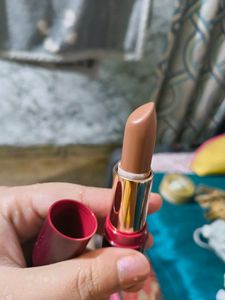 Lakme Lipstick UN1 Nude Muse