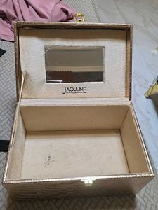 Jaquiline USA vanity Box
