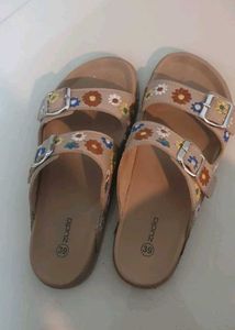 Zudio Slippers